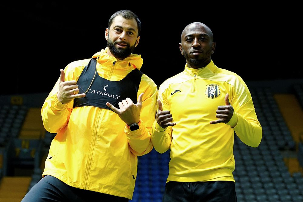 С возвращением домой!