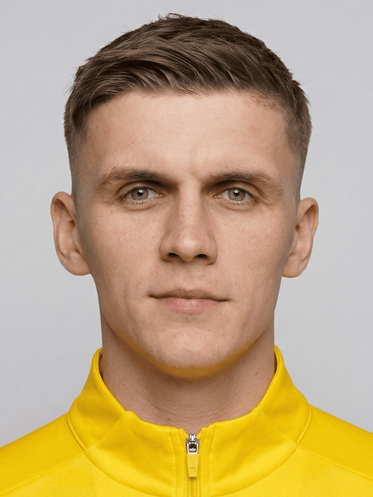 Максим Плотников